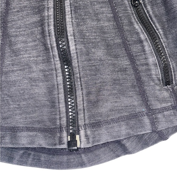Lululemon size 2 Womens Zip up jacket - Picture 3 of 8